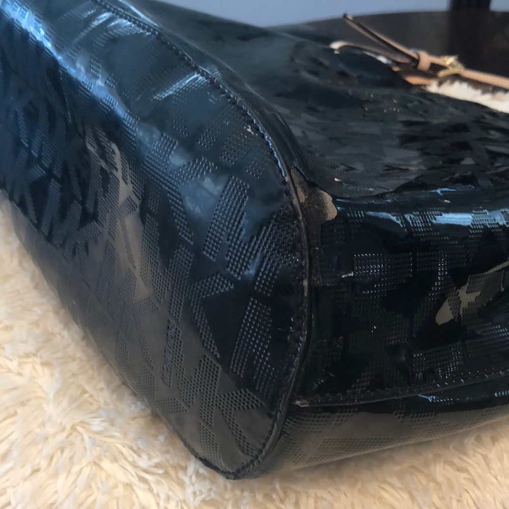 Michael Kors paten leather tote❌Sale❌ - Picture 4 of 5